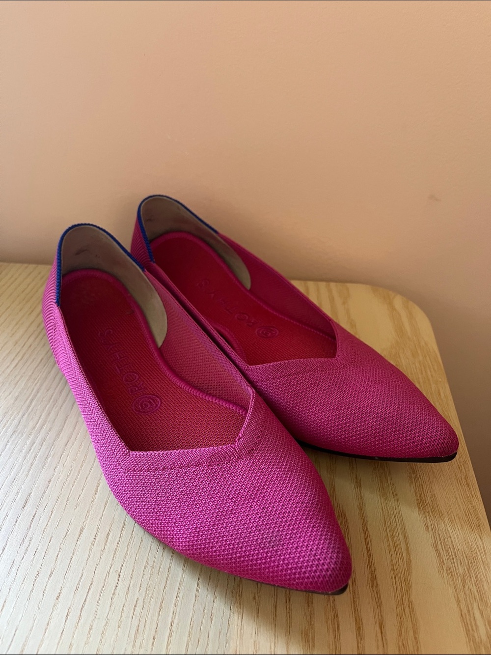 ROTHY'S Retired Dragon Fruit Fuchsia Pink Pointed Toe Flats Shoes Sz 9
